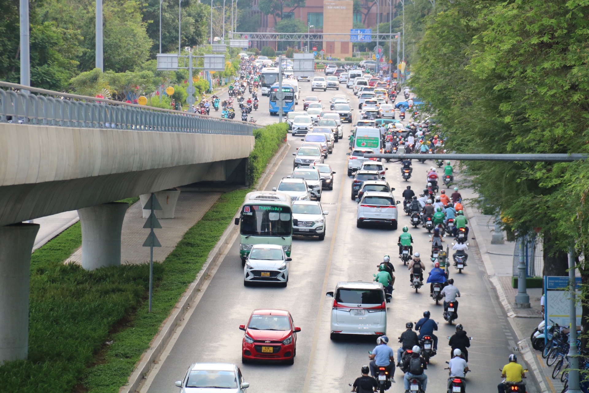 Nhiều tuyến đường ở trung tâm TP thông thoáng ngày cận Tết