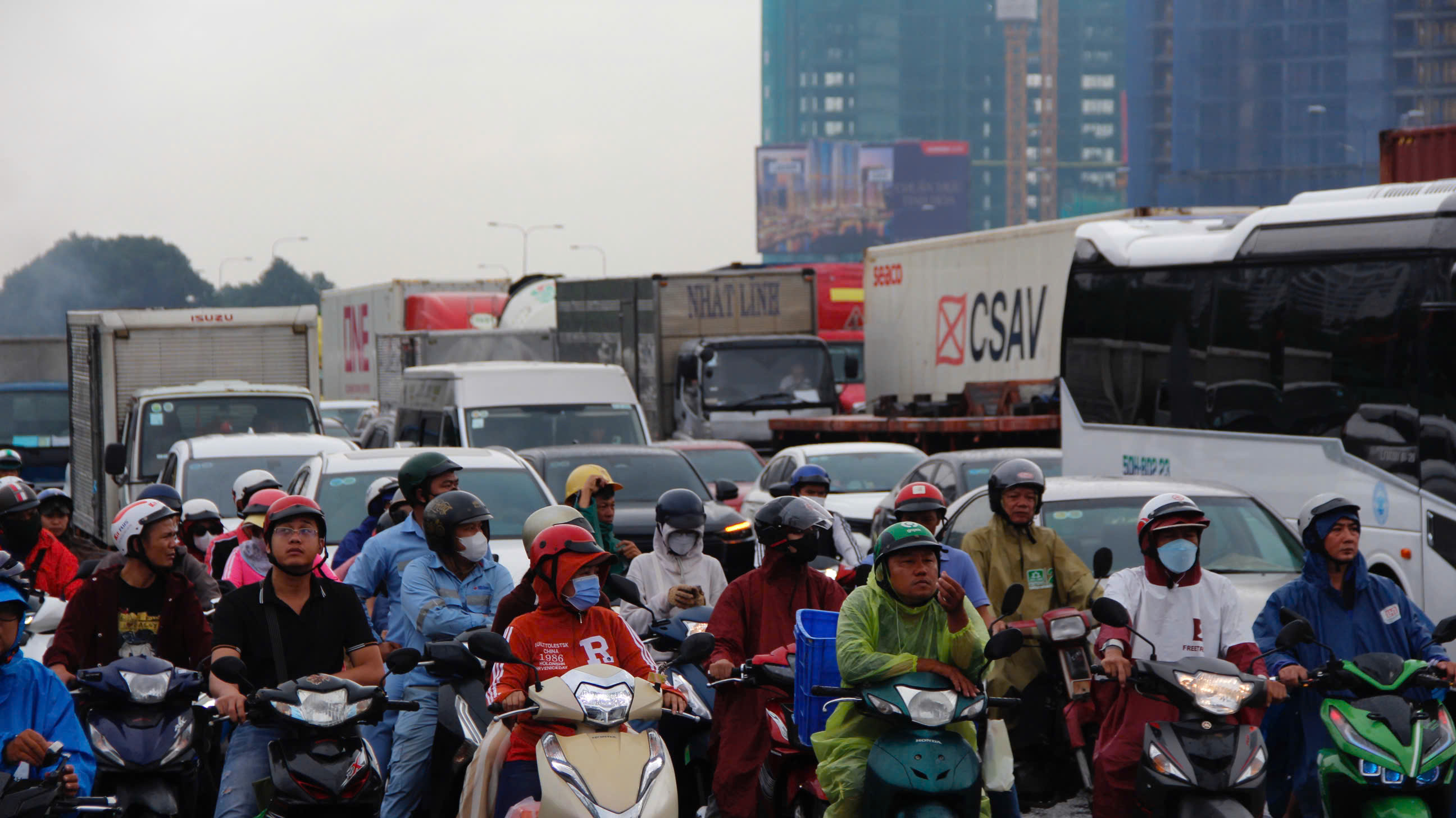 Cửa ngõ TP.HCM ùn ứ sáng ngày đầu nghỉ Lễ 2-9