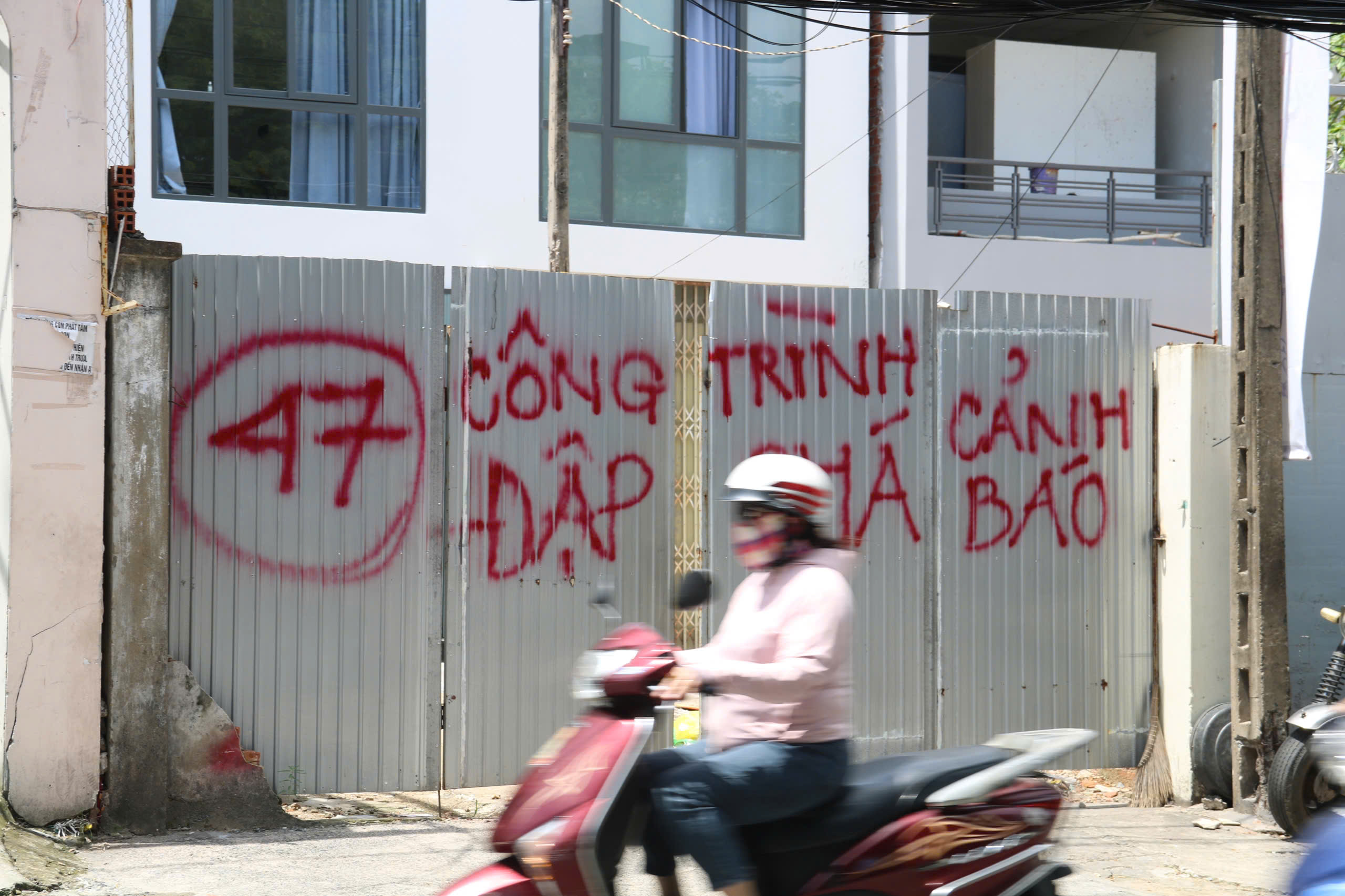 Hối hả giải phóng mặt bằng dự án cầu đường Nguyễn Khoái