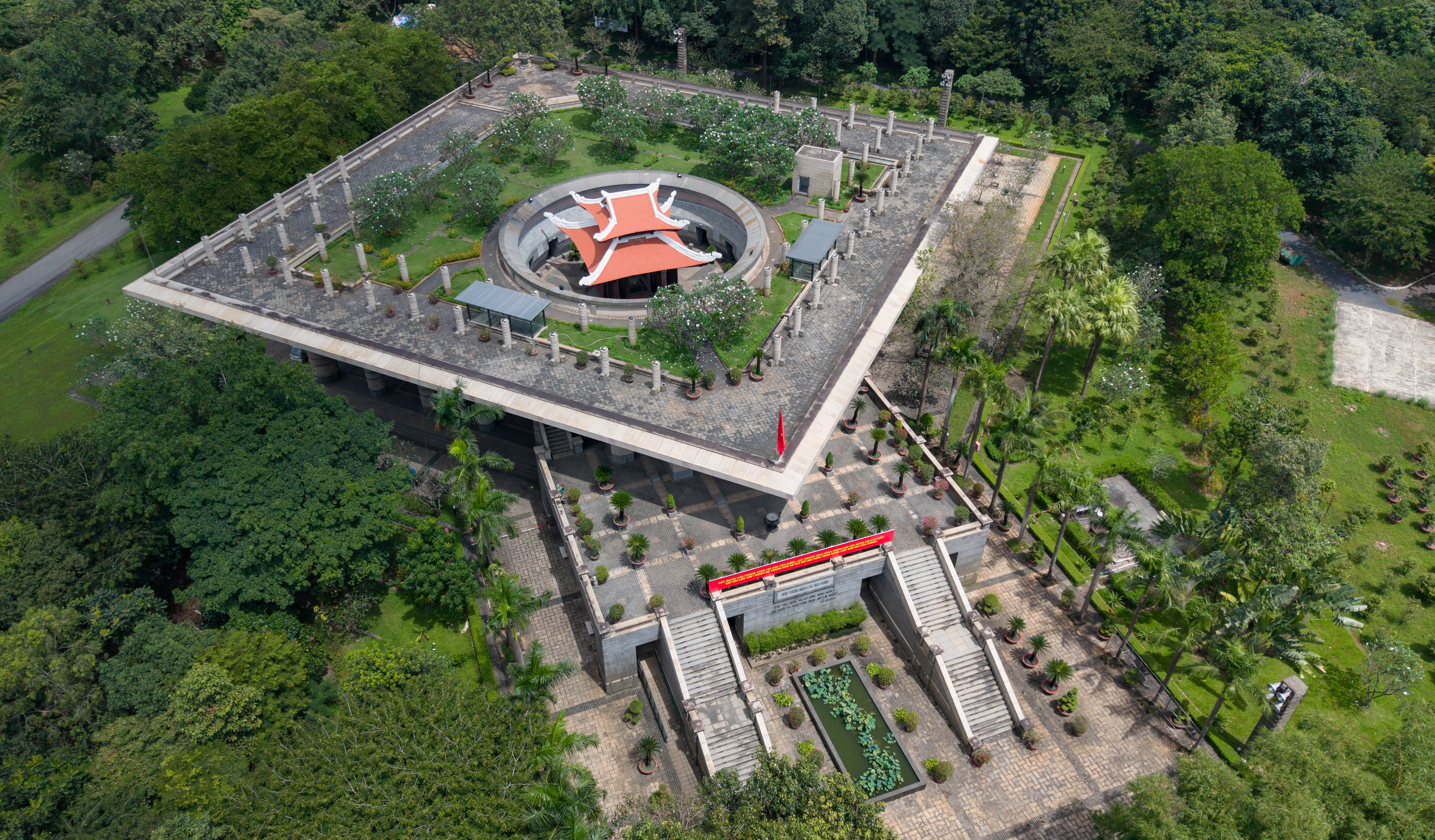 Cận cảnh công viên Lịch sử - Văn hóa Dân tộc TP.HCM chuẩn bị khoác áo mới