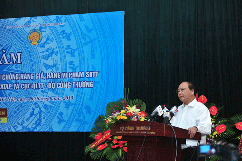 Hàng giả, hàng nhái, buôn lậu là tội ác