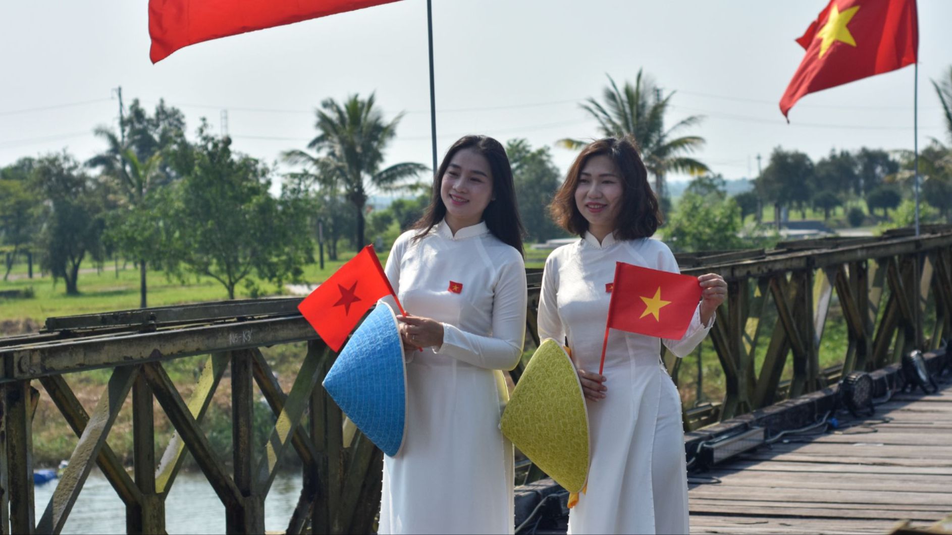 Nhiều người tham quan di tích đôi bờ Hiền Lương - Bến Hải dịp Lễ 30-4