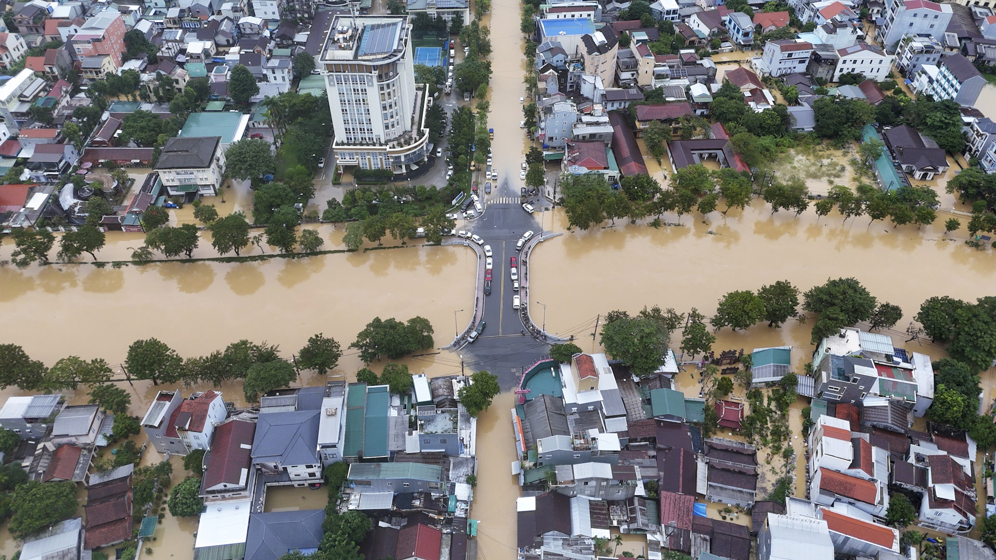 Từ nông thôn đến đô thị ở Huế trải qua trận lụt lịch sử chưa từng có