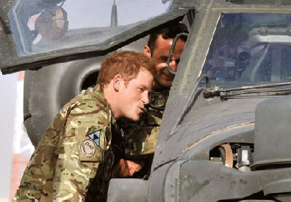 Hoàng tử Harry được chuyển tới nơi an toàn ảnh 1