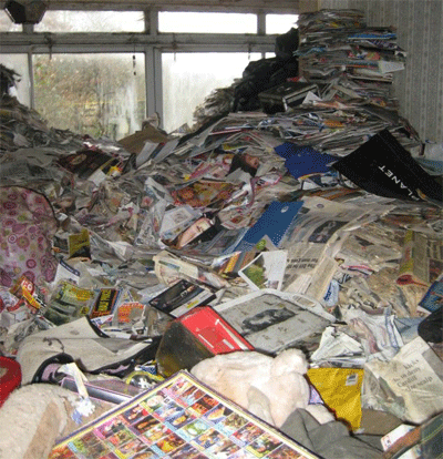 Cặp vợ chồng "ủ" 30 tấn rác trong nhà! ảnh 3