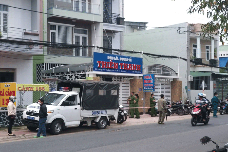 Sát hại vợ rồi tự tử trong nhà nghỉ