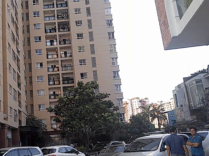 Hàng trăm người chạy khỏi chung cư vì cháy nồi cá kho