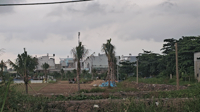 Bé trai 12 tuổi chết đuối ở hồ nước tưới cỏ, cây trong sân bóng đá ở Bình Tân