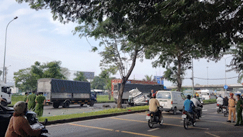 Hiện trường vụ tông 4 xe liên hoàn khiến 2 người chết ở đường Nguyễn Văn Linh