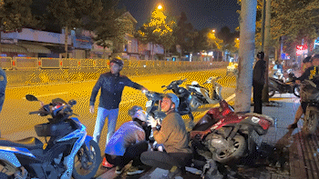 Nam thanh niên tự tông vào gốc cây, bất tỉnh trên đường Phạm Văn Đồng