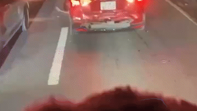 Ô tô ‘điên’ chở thuốc lá lậu tông hàng loạt xe để tẩu thoát trên Quốc lộ 22