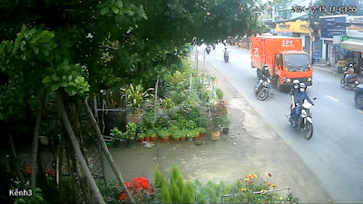 Nam thanh niên tự té, bị xe tải cán tử vong trên đường Tô Ký