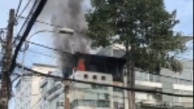 TP.HCM: Cháy sân thượng công ty, nhiều người hoảng loạn tháo chạy