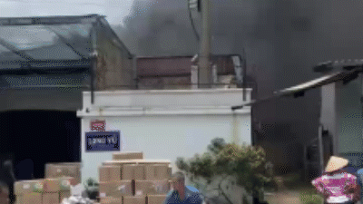 TP.HCM: Cháy dữ dội ở công ty in ấn bao bì ở xã Bà Điểm