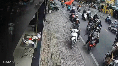 3 thanh niên giật bàn cúng cô hồn bị Công an TP.HCM bắt về hành vi cướp giật tài sản