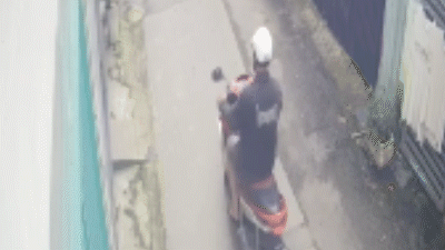 Giật dây chuyền vàng bất thành, nam thanh niên bị bắt sau 7 giờ truy xét