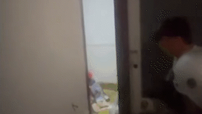 Vừa cướp xong Family Mart, 2 thanh niên lên ngay kế hoạch cướp GS25