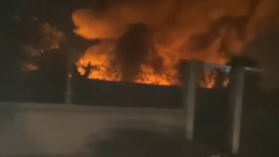 Cháy dữ dội bãi phế liệu ở vùng ven TP.HCM