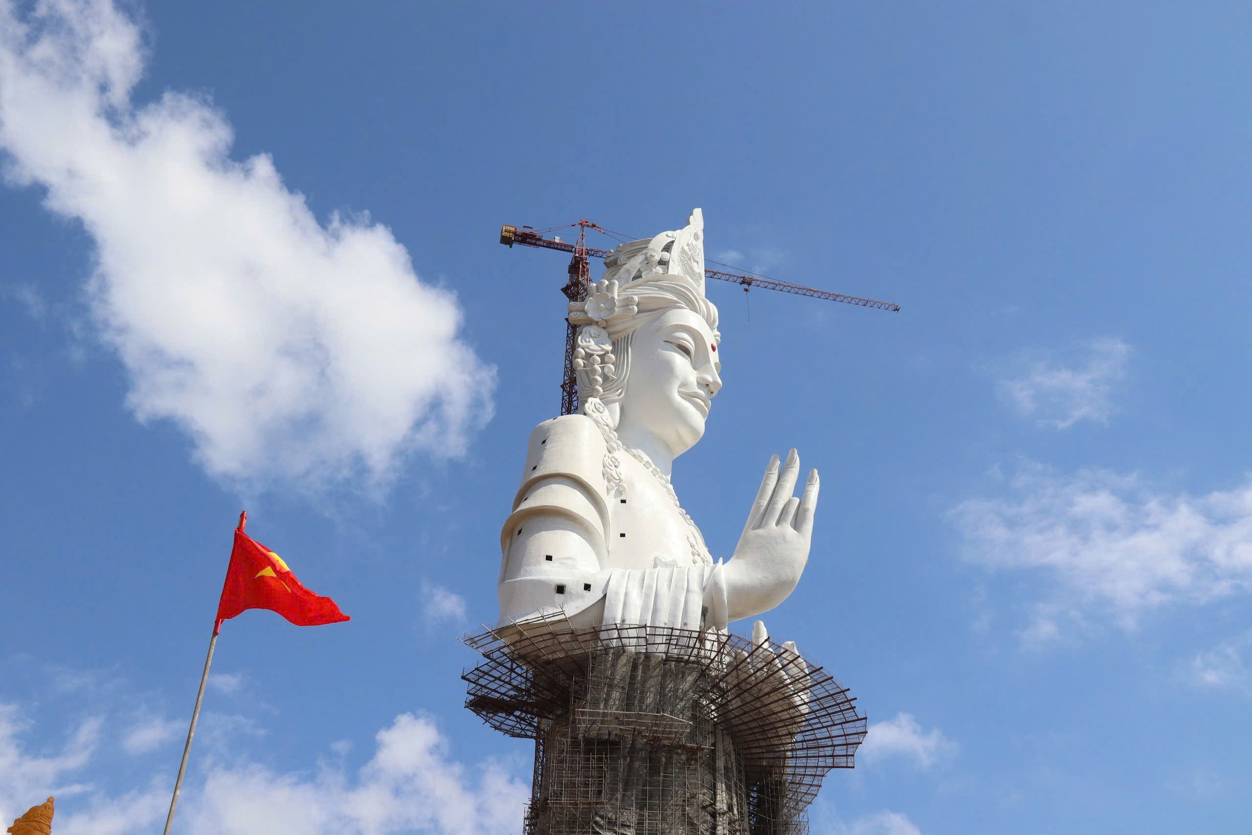 Chiêm ngưỡng tượng Phật Quan Âm cao nhất Đông Nam Á