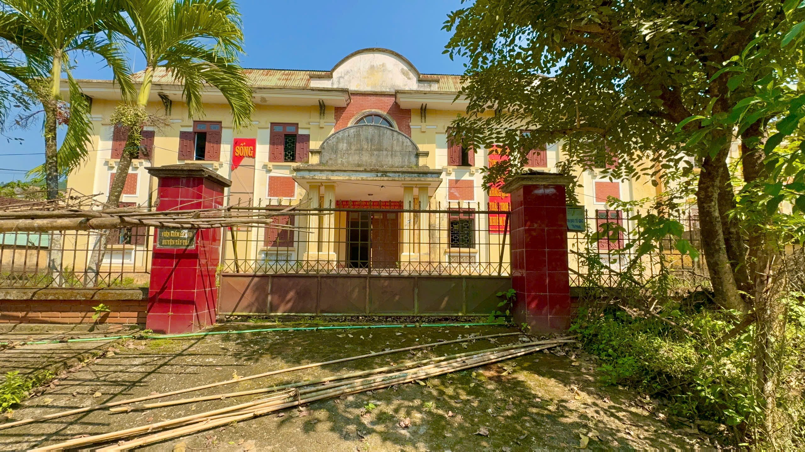 Quảng Ngãi: Bán đấu giá không được, nhiều trụ sở bị bỏ hoang 