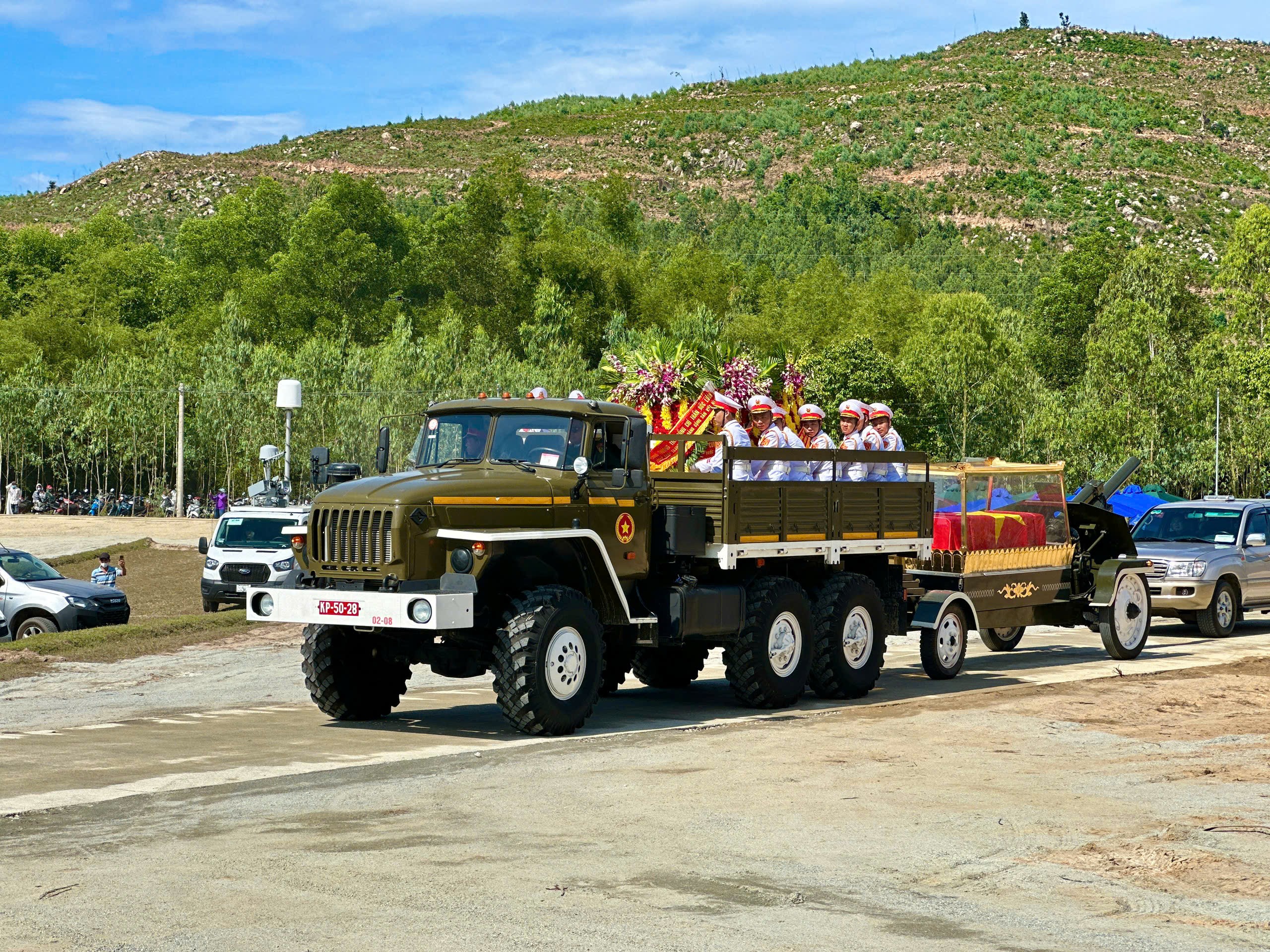 Toàn cảnh lễ an táng nguyên Chủ tịch nước Trần Đức Lương tại quê nhà Quảng Ngãi