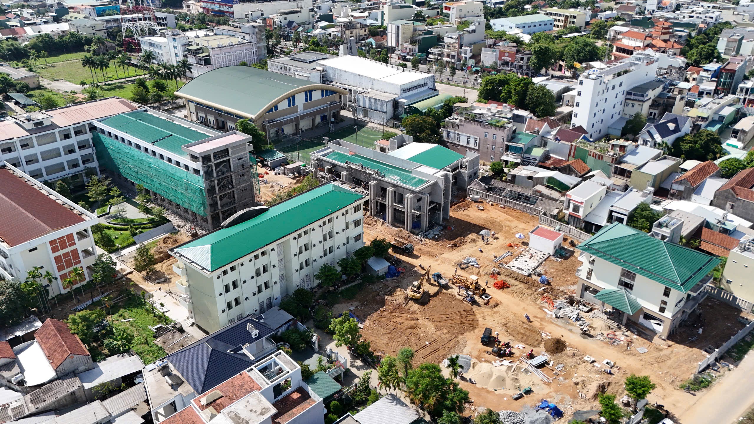 Tất bật hoàn thiện nhà ở công vụ cho hơn 1.100 cán bộ Kon Tum cũ về Quảng Ngãi sau sáp nhập