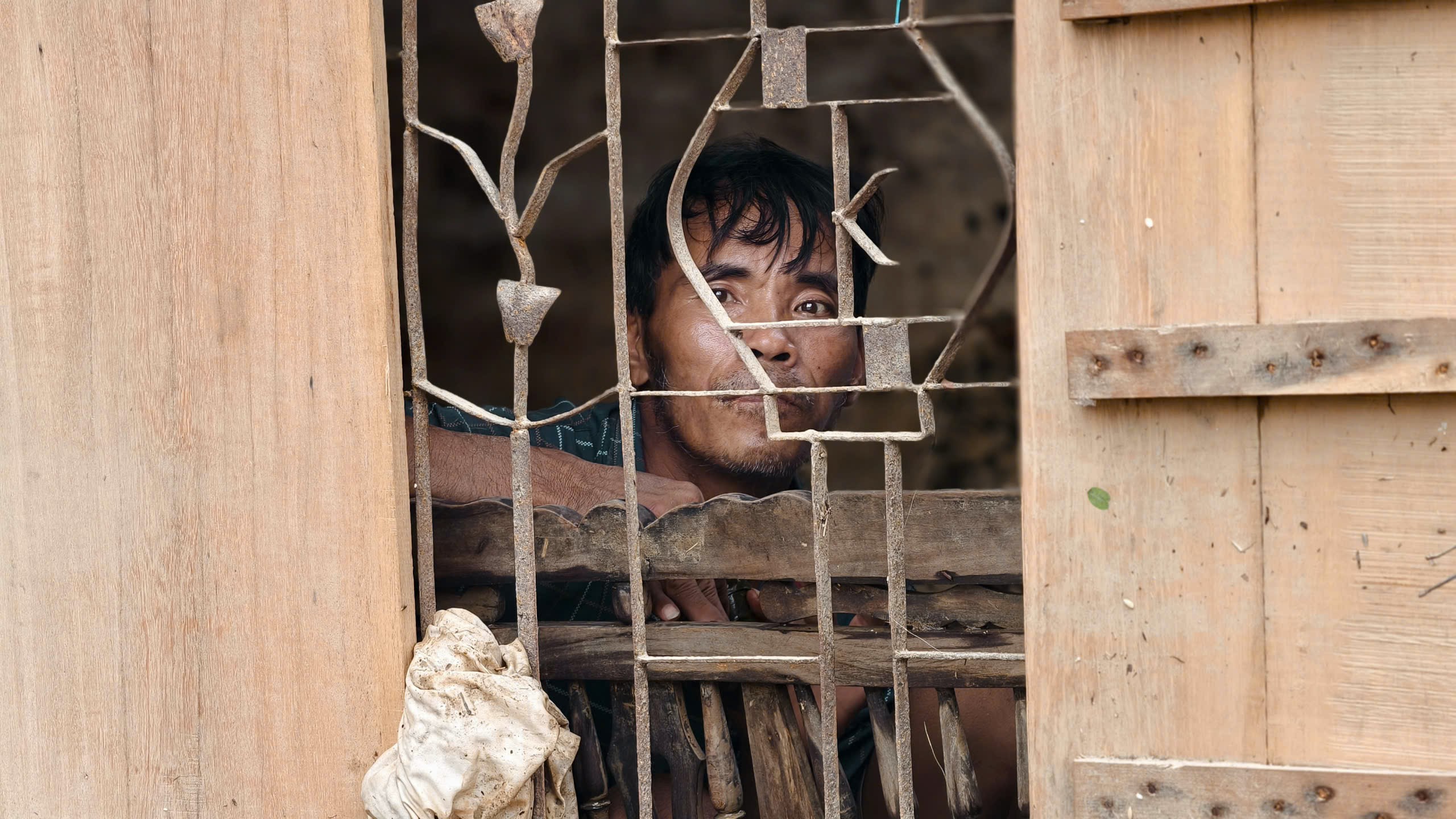 Rốn lũ Hòa Xuân vẫn còn nhiều nơi ngập sâu 