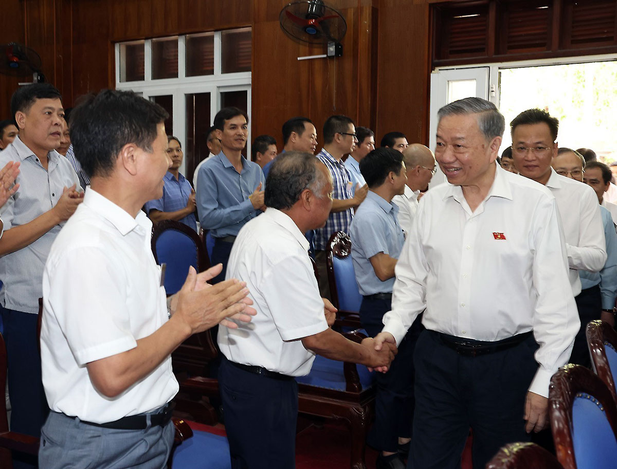 Tổng Bí thư, Chủ tịch nước Tô Lâm với cử tri huyện Văn Giang, tỉnh Hưng Yên.