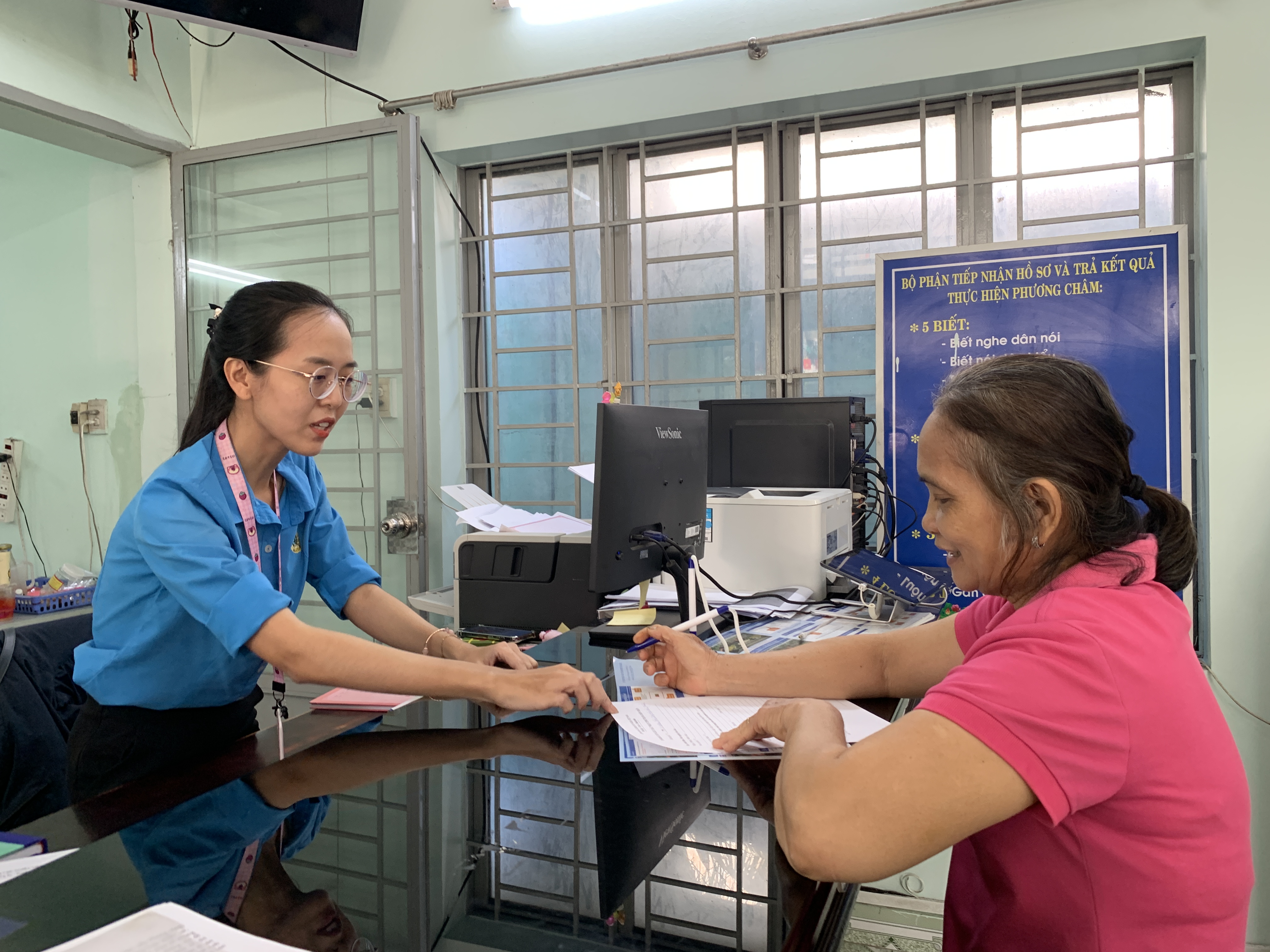 Cán bộ TP.HCM mạnh dạn đổi mới vì dân - Bài 2: Cán bộ ứng dụng AI giải quyết hồ sơ sớm nhất cho dân