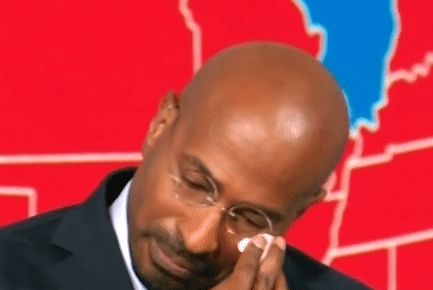 Video: Nhà báo CNN bật khóc trước chiến thắng của ông Biden