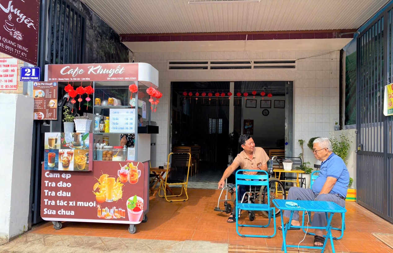 Cà phê Khuyết – Nơi tình người đong đầy trong từng giọt đắng 