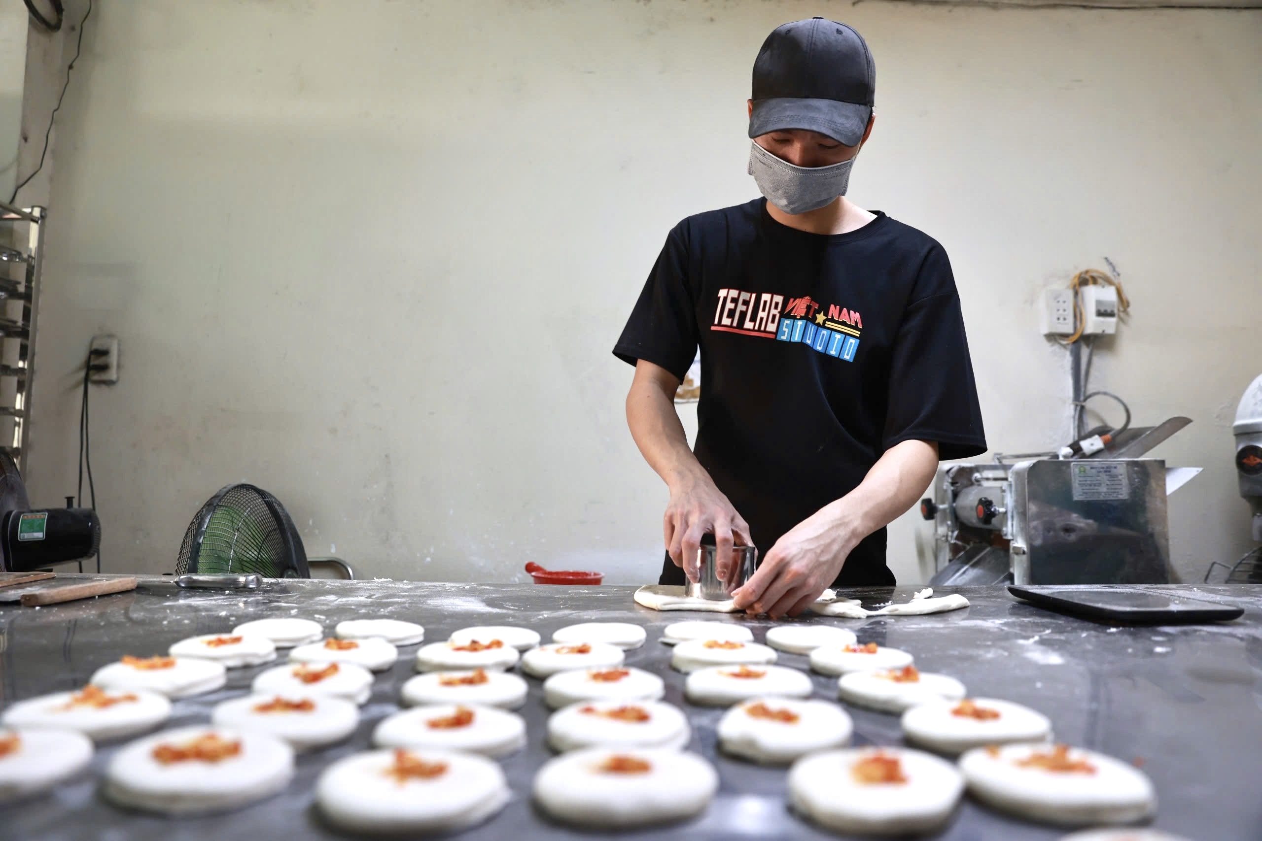 Độc lạ tiệm bánh bao nhân ớt tươi hút khách ở TP.HCM