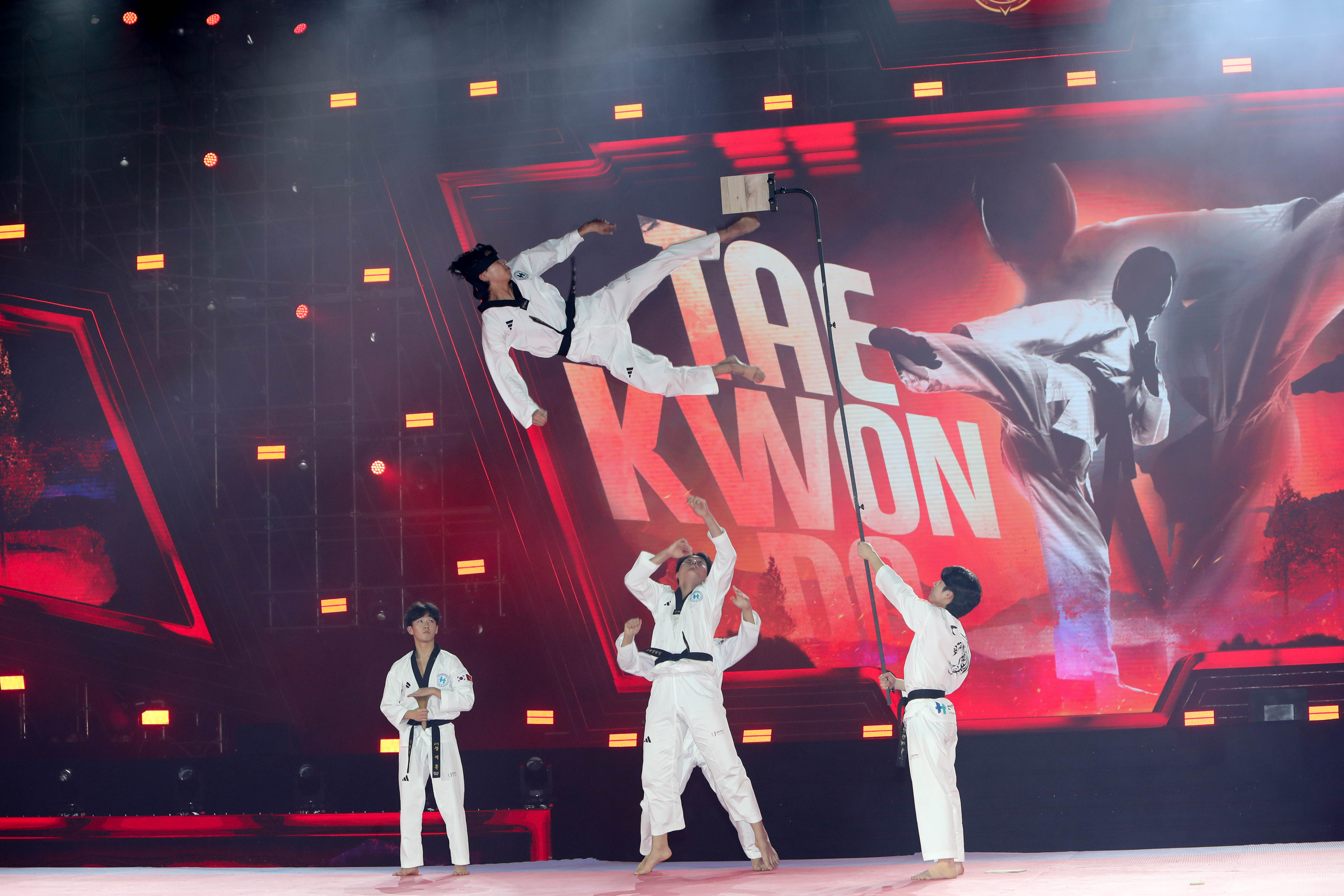 Mãn nhãn Lễ khai mạc Giải Taekwondo Cảnh sát Châu Á mở rộng năm 2024