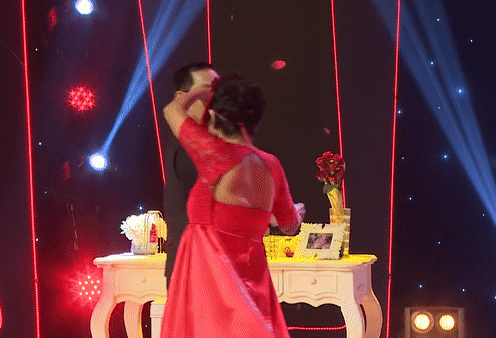 ‘Bà ngoại’ 87 tuổi đi thi ‘Vũ điệu vàng’