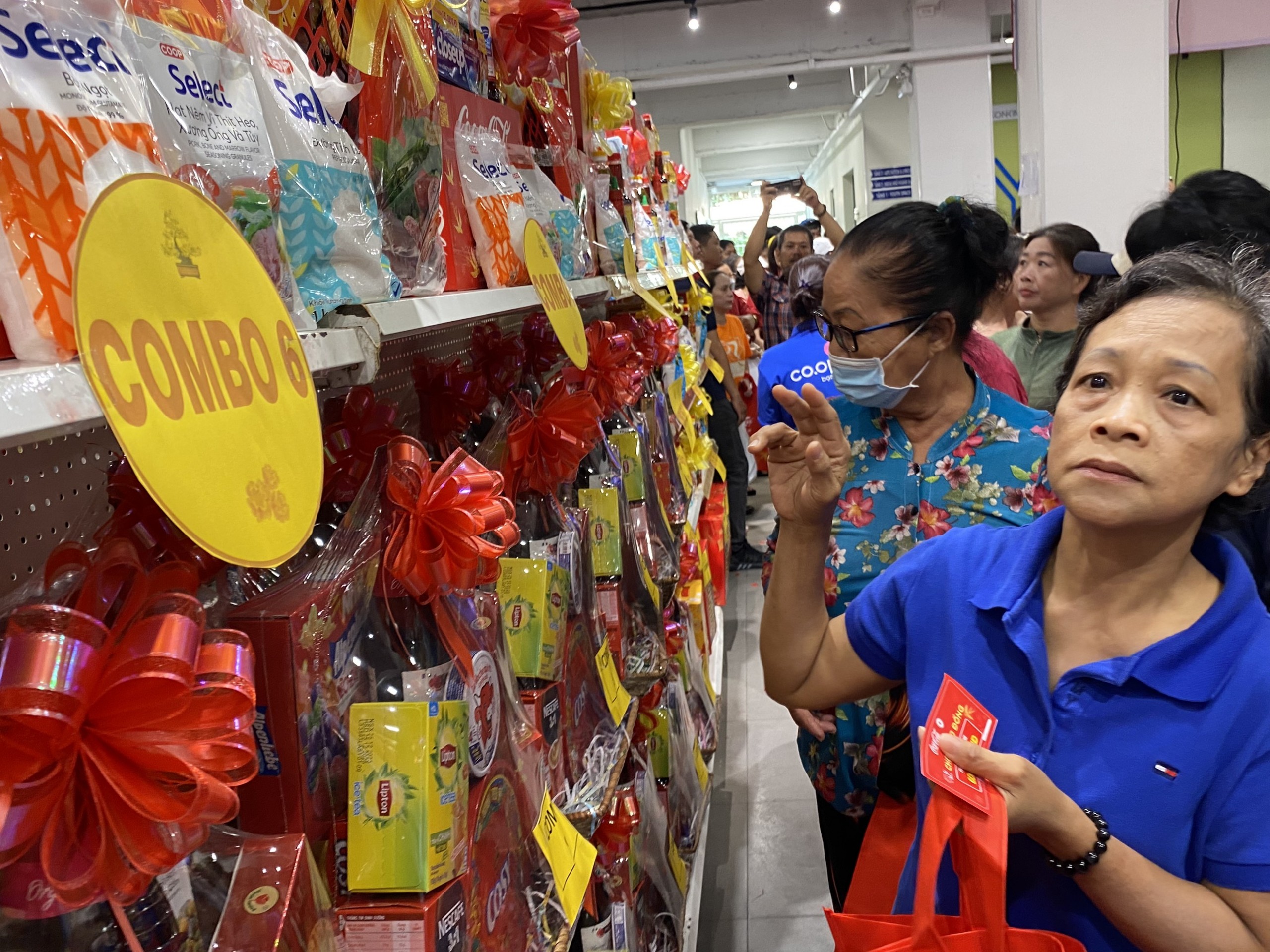 ‘Lần đầu tiên tôi đi siêu thị nhờ Chợ Tết 0 đồng’