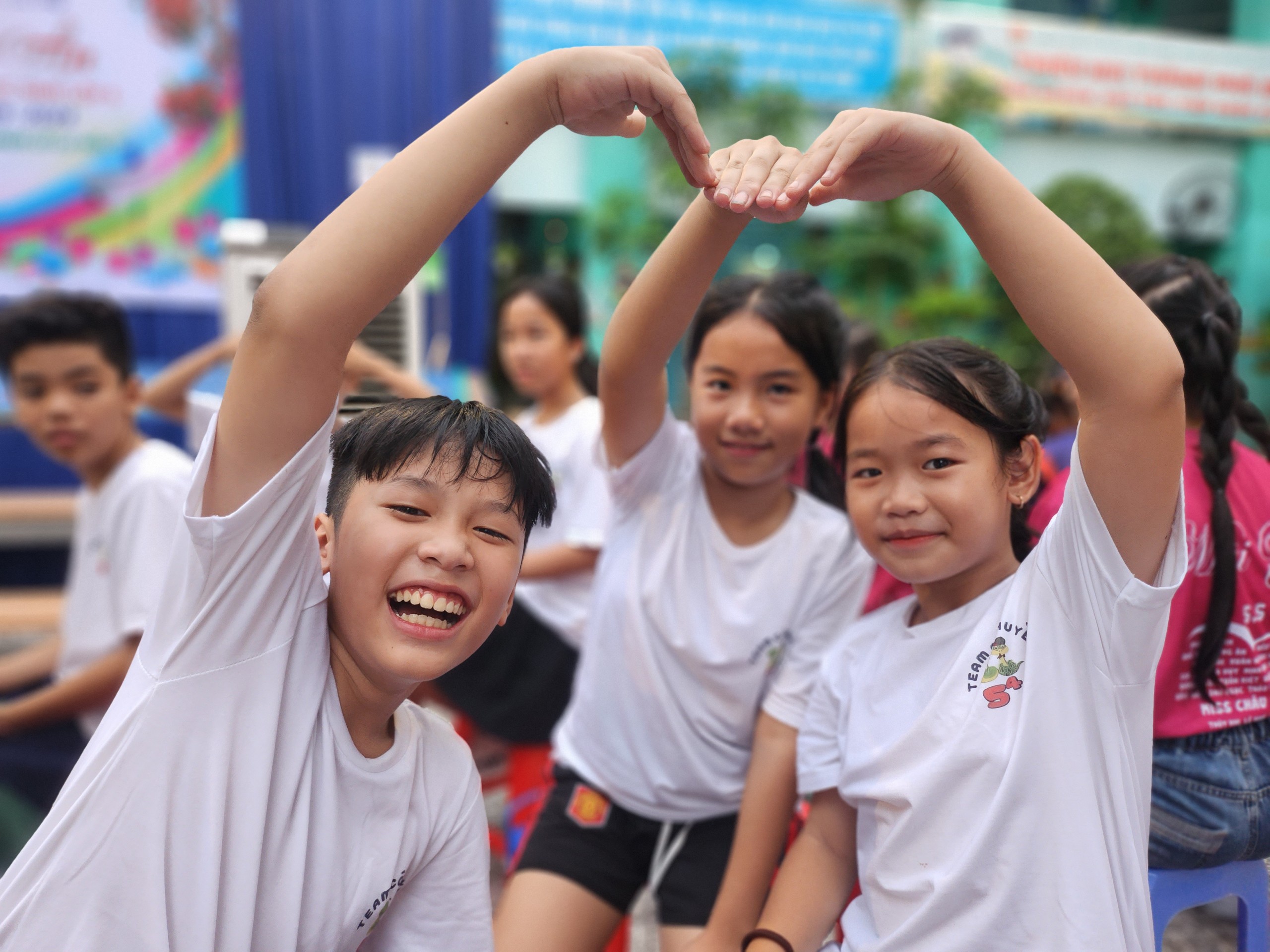 Học sinh 'cháy hết mình' trong đêm hội trại tại lễ tri ân