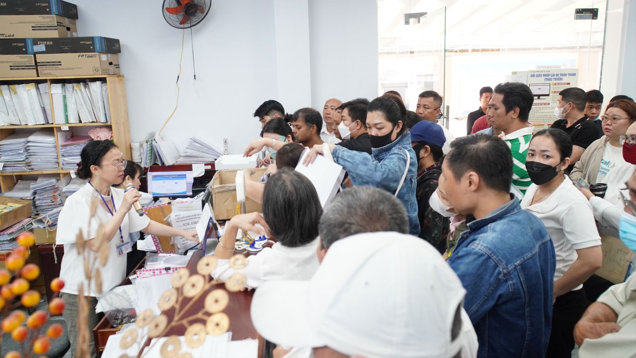 Không có việc ngưng sát hạch, cấp đổi giấy phép lái xe