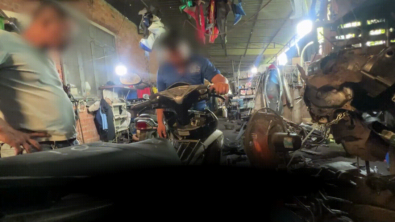 Trailer điều tra: Những bãi xe không giấy ở khu vực biên giới