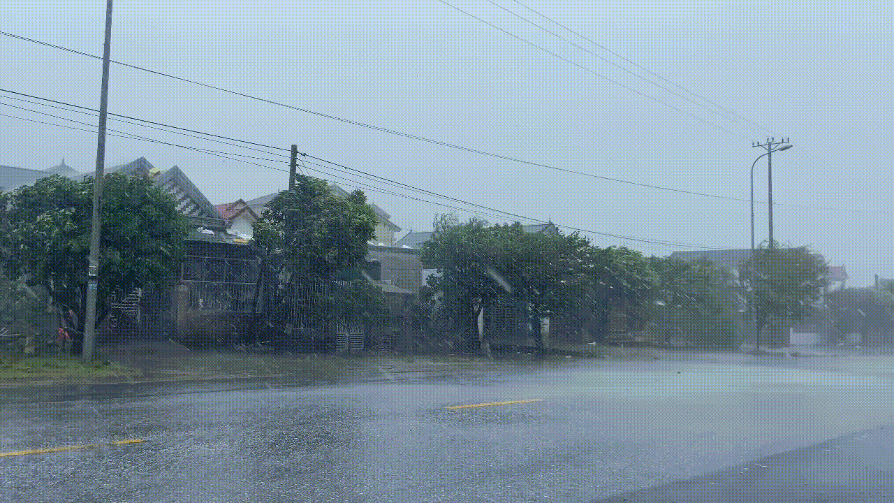 Bão số 5 di chuyển chậm khi vào đất liền, gây thiệt hại nặng ở Nghệ An - Hà Tĩnh 