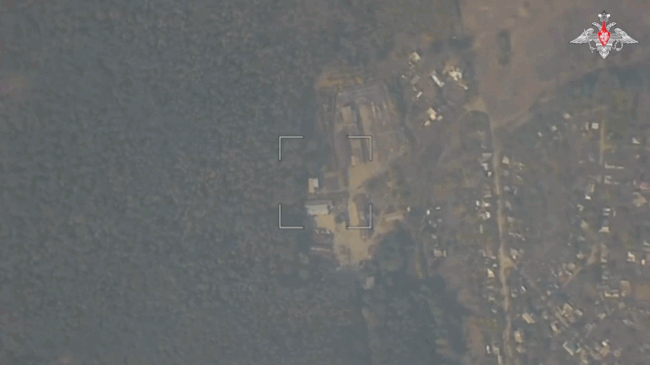 VIDEO: Nga không kích vị trí của Ukraine bằng bom nhiệt áp ODAB-1500