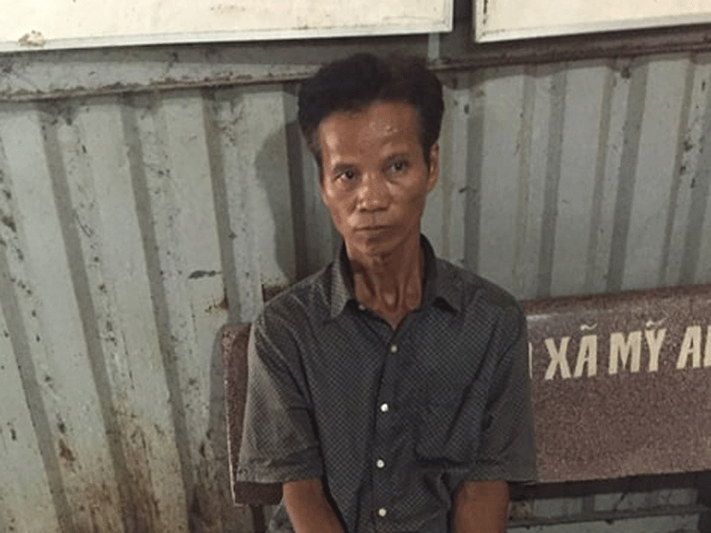 Chích điện giết vợ cũ bất thành liền quay sang quan hệ