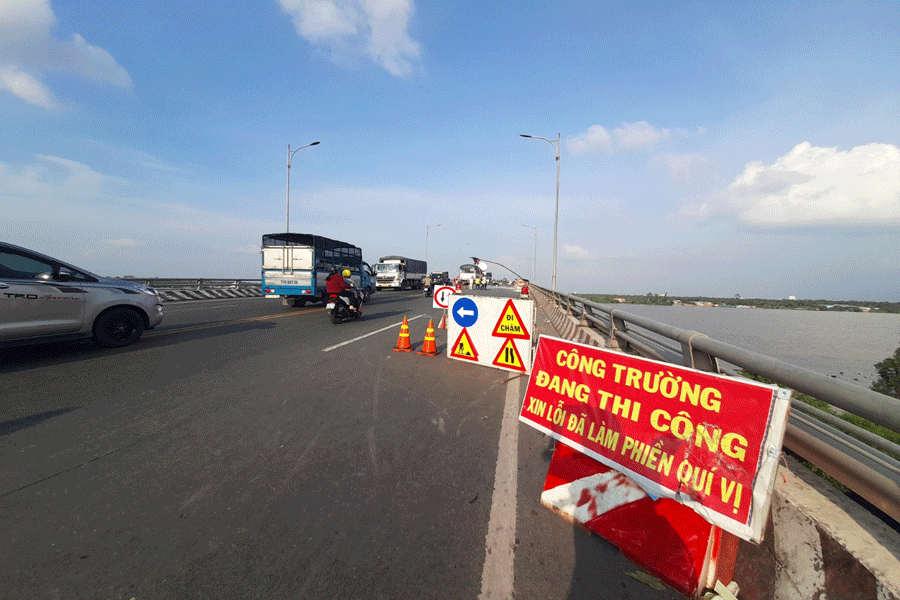 Khắc phục hư hỏng khe co giãn cầu Hàm Luông