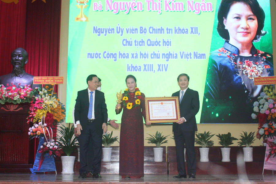 Bà Nguyễn Thị Kim Ngân được tôn vinh là 'Công dân Đồng Khởi tiêu biểu'