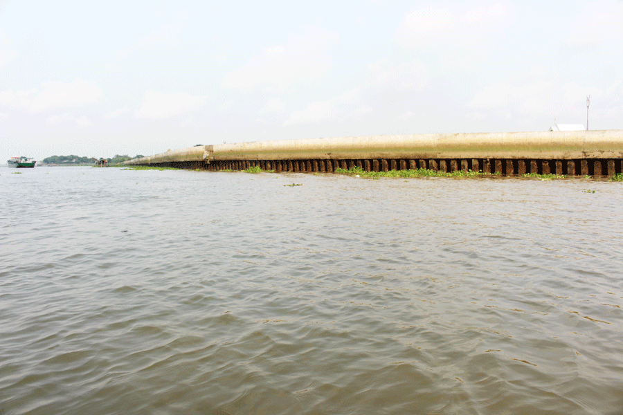 Hạng mục kè công viên trái cây ven sông Tiền đã được xây dựng Hạng mục kè công viên trái cây ven sông Tiền đã được xây dựng