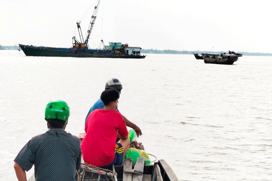 Bị phạt 55 triệu vì khai thác cát không đảm bảo an toàn 