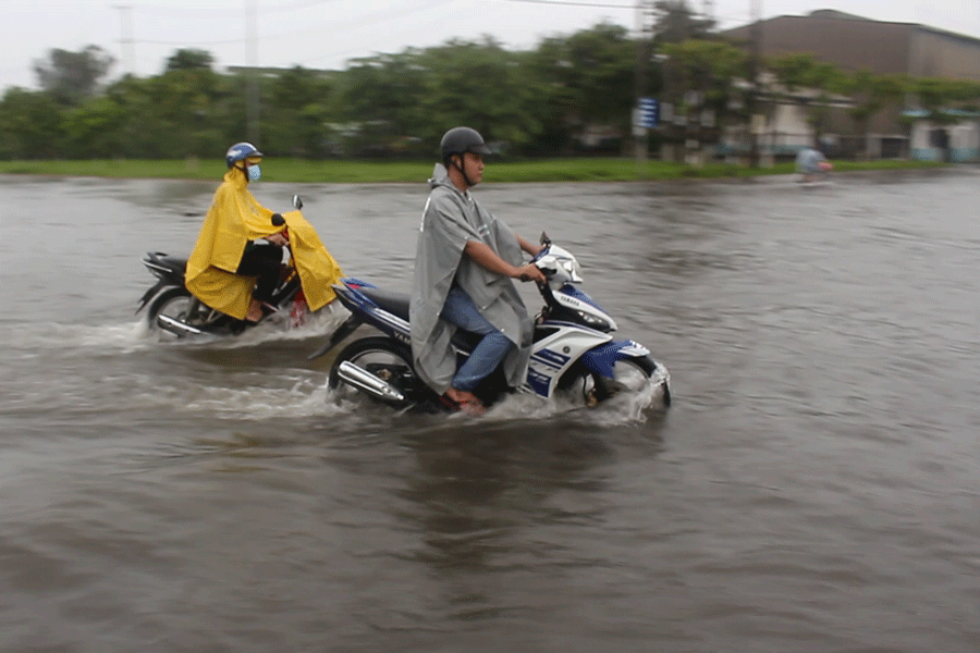 Nước ngập sâu tại KCN. Ảnh: ĐH