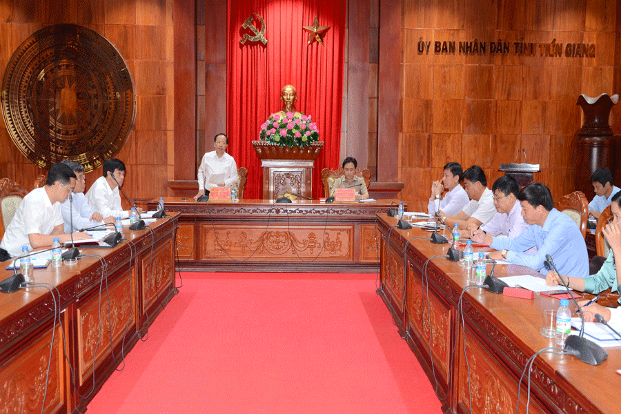 Thứ trưởng Bộ GTVT làm việc tại tỉnh Tiền Giang. Ảnh: ĐH