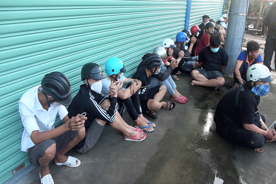 Công an chốt chặn vây bắt 24 “quái xế” 