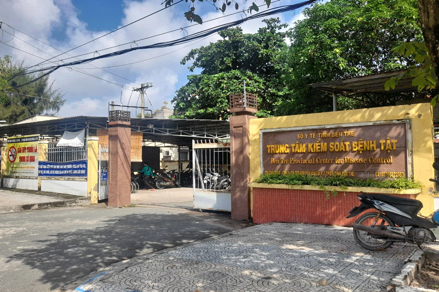 Cảnh cáo Giám đốc, Phó giám đốc CDC Bến Tre, chuyển hồ sơ cho công an 