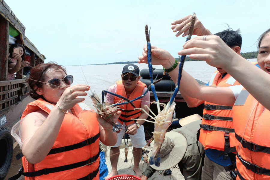 Thú vị du lịch sông nước ở Bến Tre. Ảnh: C2T Thú vị du lịch sông nước ở Bến Tre. Ảnh: C2T